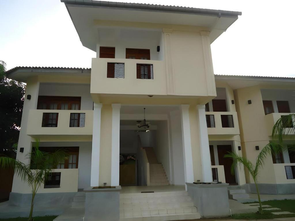 5000m2 7 slaapkamer, 7 privé badkamer in Yala Tissamaharama Buitenkant foto