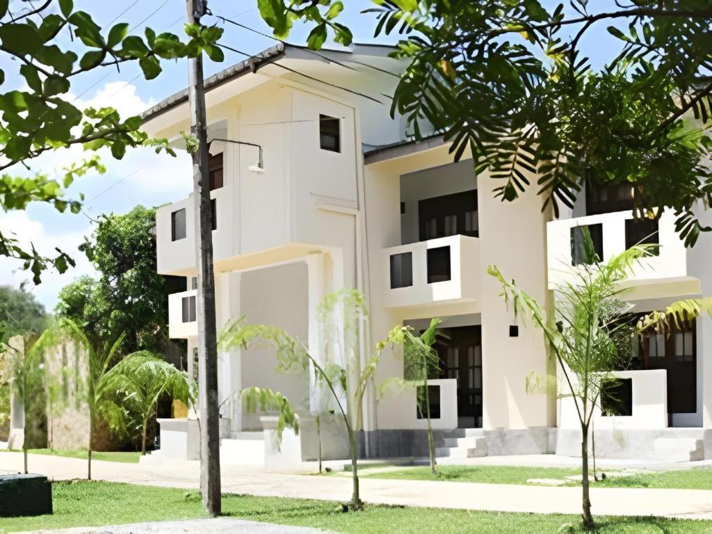5000m2 7 slaapkamer, 7 privé badkamer in Yala Tissamaharama Buitenkant foto