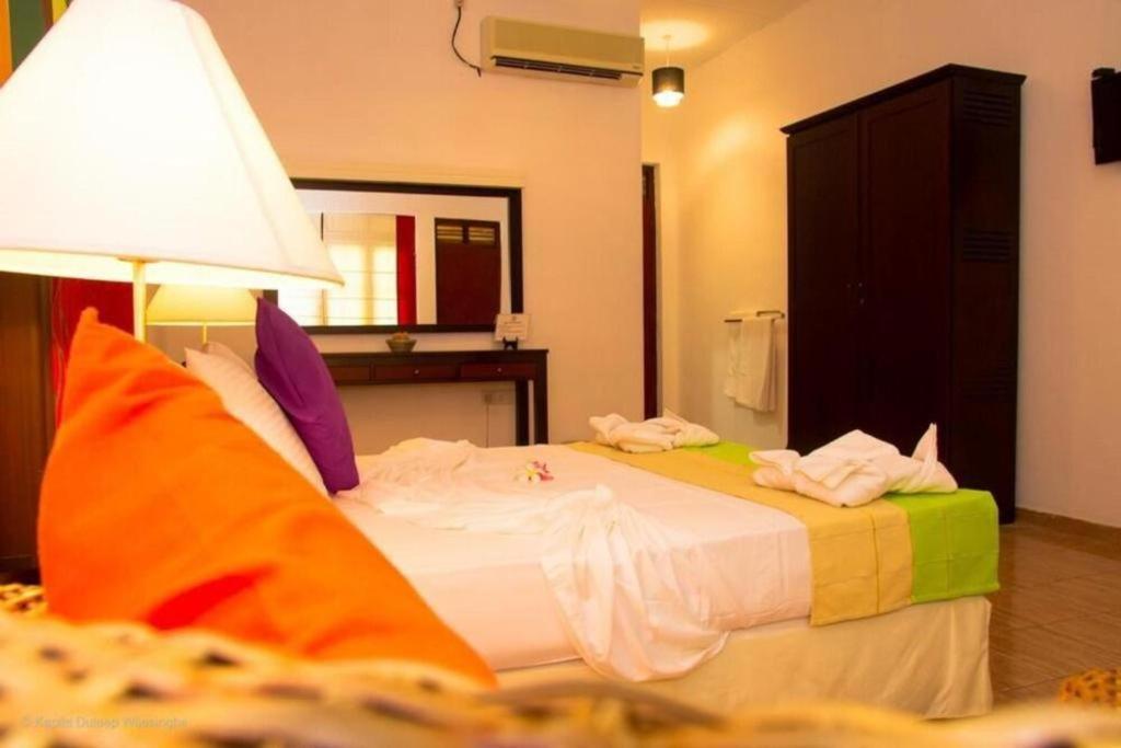5000m2 7 slaapkamer, 7 privé badkamer in Yala Tissamaharama Buitenkant foto