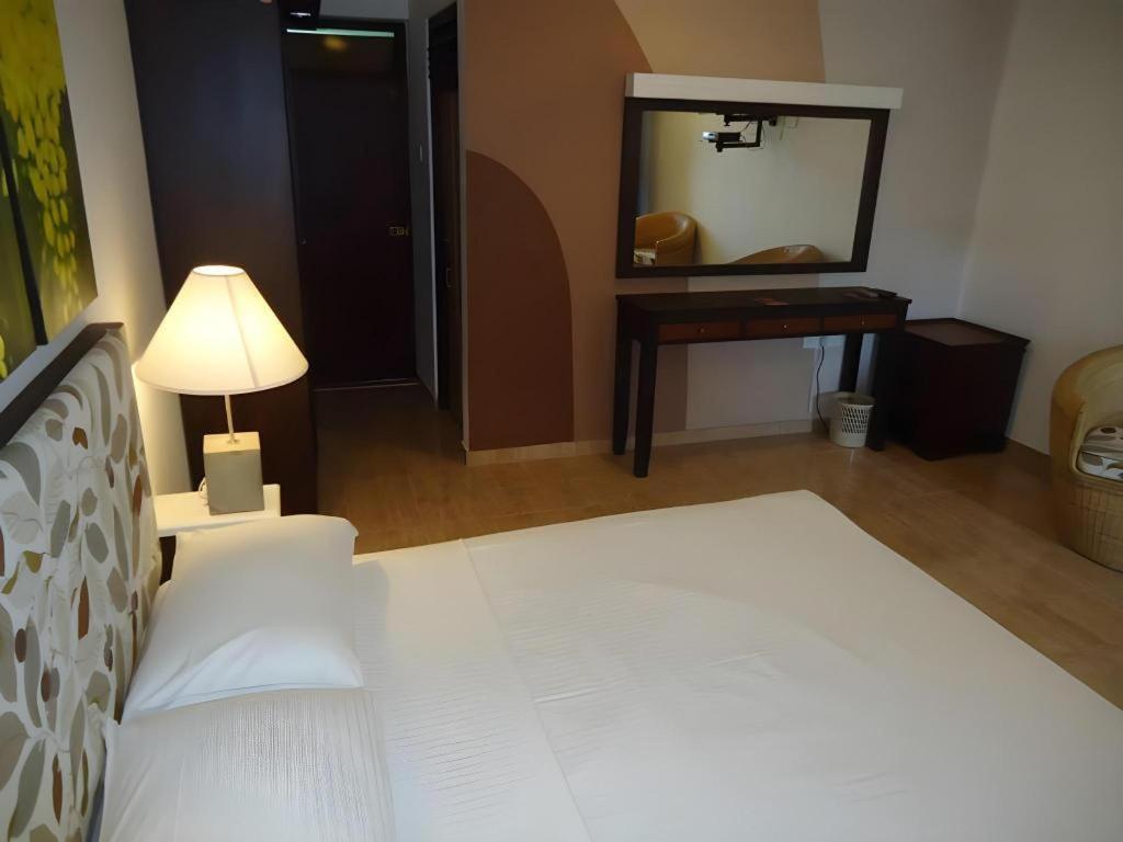 5000m2 7 slaapkamer, 7 privé badkamer in Yala Tissamaharama Buitenkant foto